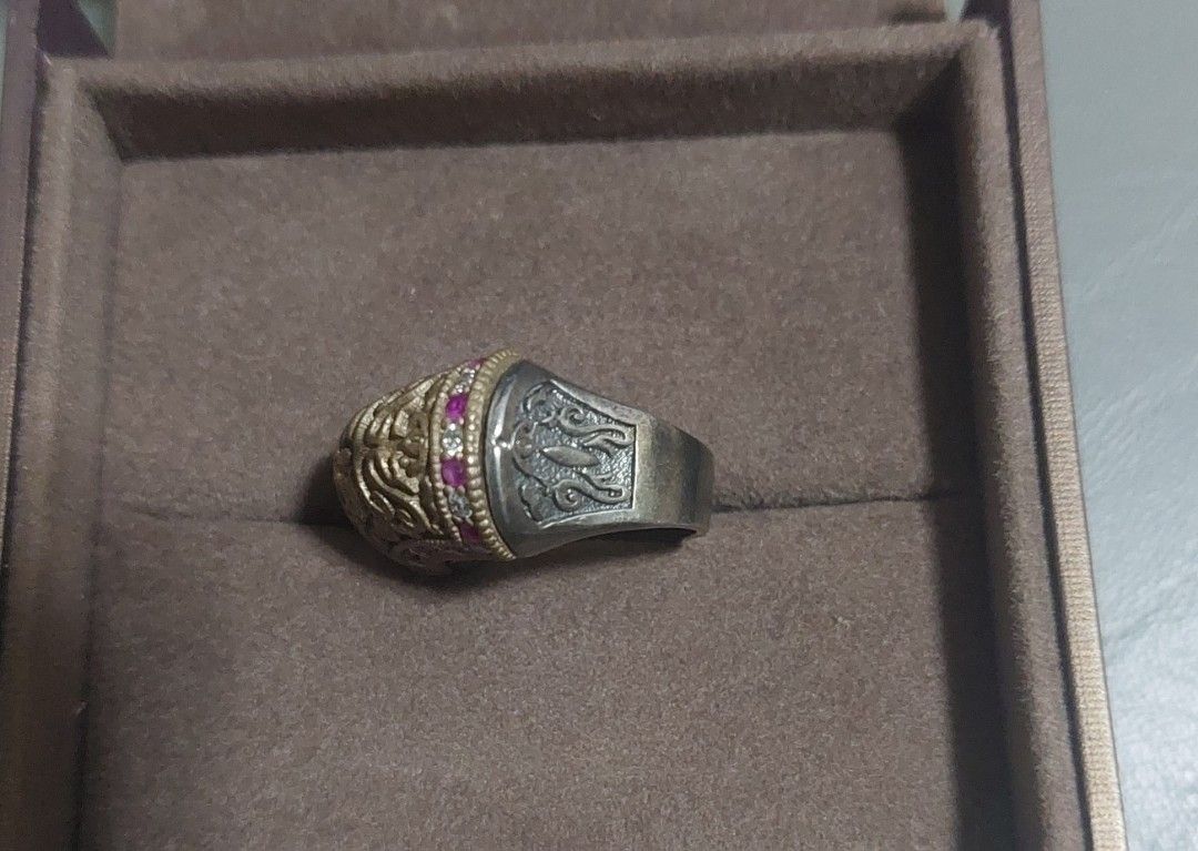 Silver and brass vintage ring with pave ruby stones (Category: Rings) located in Camaligan. Submitted by timeless-trinkets (Listing ID 1470583350, Image 3). Description: .