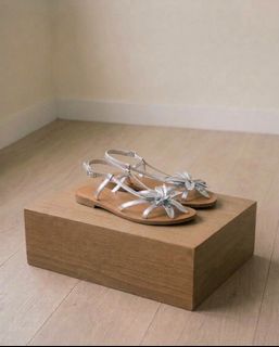 (Category: ) located in . Submitted by minimalistmanila (Listing ID 1470643402, Image 1). Description: .