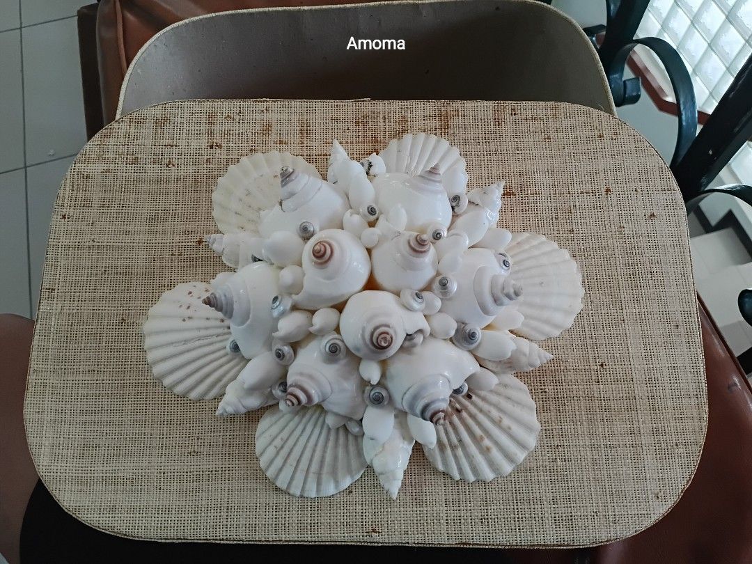 Sinamay with seashells box 12x8x5.5in (Category: Safe) located in Taguig. Submitted by amomaenterprise (Listing ID 1470587068, Image 3). Description: see photo.