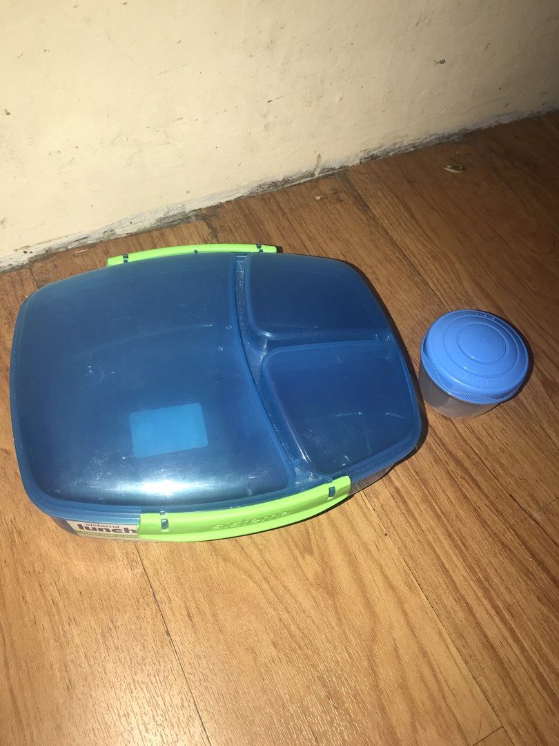 Sistema Lunch Triple Split 2L Blue Green (Category: Food Organization & Storage) located in Pasig City. Submitted by papotzy (Listing ID 1470603317, Image 2). Description: - Authentic Sistema Lunch Triple Split container - Generous 2L (67.6 oz) capacity with deep blue base and bright green clips - Includes a bonus matching small round screw-top pot inside - 100% Phthalate and BPA free for safe food storage - Proudly made in New Zealand - Brand ne