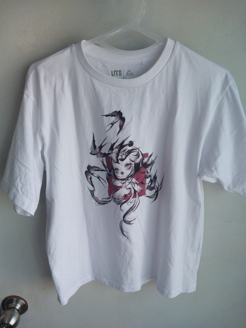 Skull panda uniqlo shirt (Category: Shirts) located in Bulacan. Submitted by chi.cheezi.choko (Listing ID 1470576147, Image 1). Description: size medium cotton fabric worn 5x.