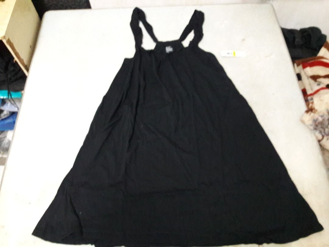 Sleepwear US BNEWTAG ($60+) (Category: Undergarments & Loungewear) located in Los Banos. Submitted by mania-62906 (Listing ID 1470592881, Image 1). Description: BNEWTAG. Black US Medium.