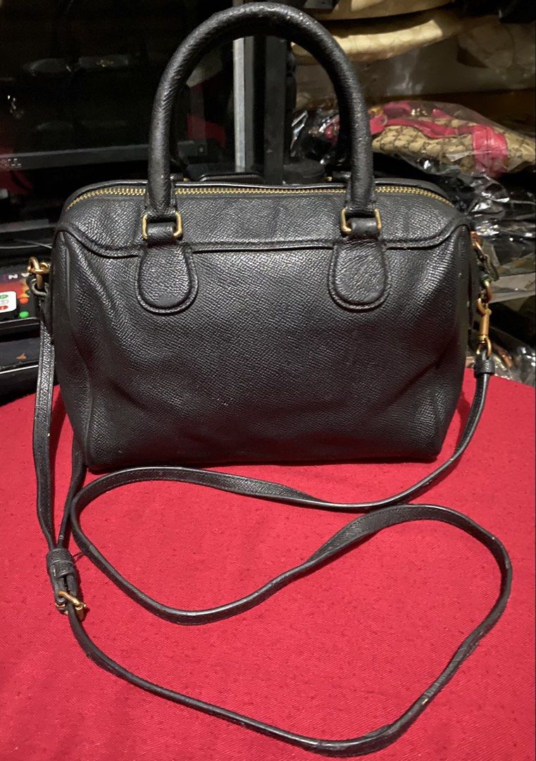 Sling bag (Category: Cross-body Bags) located in Manila. Submitted by gelaimarieh (Listing ID 1470632900, Image 2). Description: .