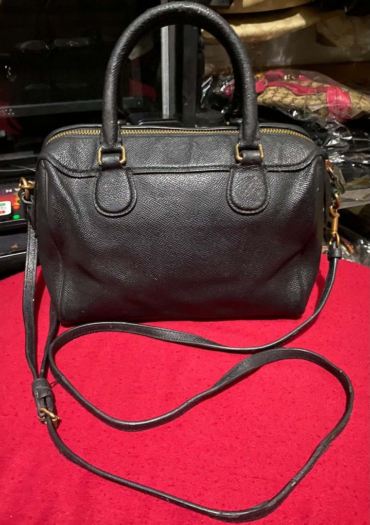 Sling bag (Category: Cross-body Bags) located in Manila. Submitted by glaiza02 (Listing ID 1470668418, Image 3). Description: .