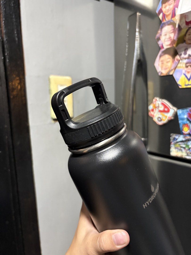 SM Hydrate Tumbler Hot & Cold (Category: Water Bottles & Tumblers) located in Manila. Submitted by hsanreii (Listing ID 1470738143, Image 3). Description: 350 each 1 black 1 pink avail.