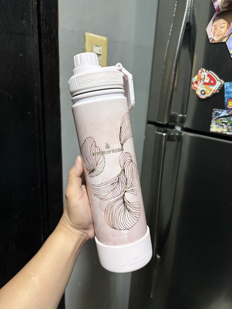 SM Hydrate Tumblers Hot & Cold (light pink) (Category: Water Bottles & Tumblers) located in Manila. Submitted by hsanreii (Listing ID 1470737829, Image 1). Description: 2pcs onhand.