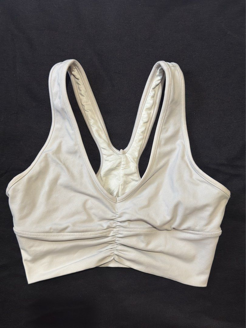 SMALL • alo wild thing bra (beige) (Category: Activewear) located in Angeles City. Submitted by secondset (Listing ID 1470641612, Image 2). Description: 📌Please read my bio before ordering 💰MOP: GCash only 🚚MOD: J&T only ❕Due to limited replies allowed on the app we will not reply to lowballers 🧘🏻‍♀️More items on @shopsecondset Width: 11” Length: 12.5” In very good used condition Has pad slots but no pads No flaws! Color irl is beige/light t