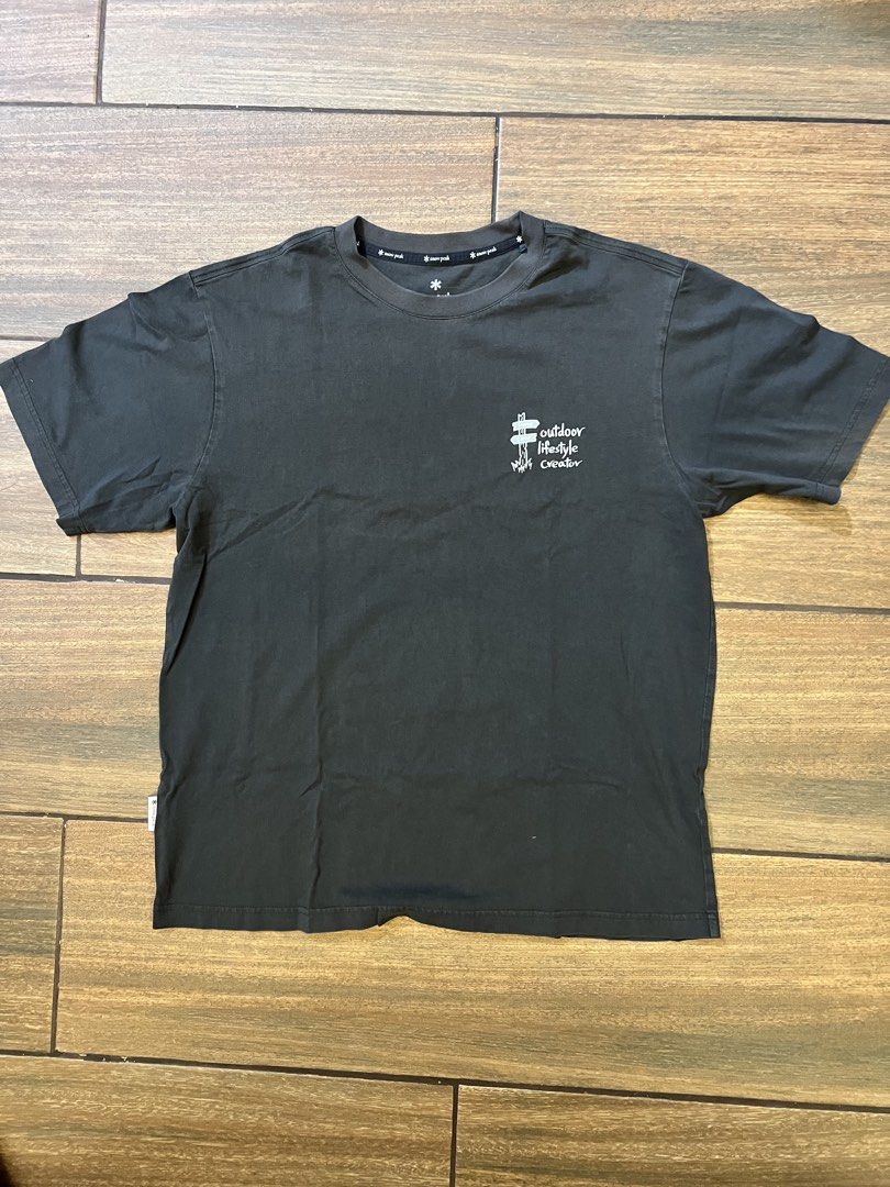 Snow Peak Graphic T-Shirt (Category: Tshirts & Polo Shirts ) located in Mandaluyong City. Submitted by johngil101 (Listing ID 1470660973, Image 1). Description: - Brand: Snow Peak - Color: Dark Grey - Size: L 22x25.