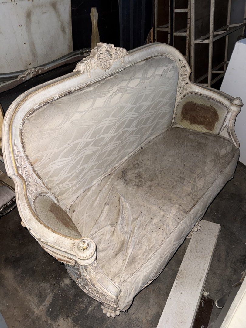 Sofa (Category: Sofas) located in Kuala Lumpur. Submitted by khaylee007 (Listing ID 1470741487, Image 3). Description: Nak clear store, pickup area pasir hor. RM50 setiap satu, harga boleh adjust .