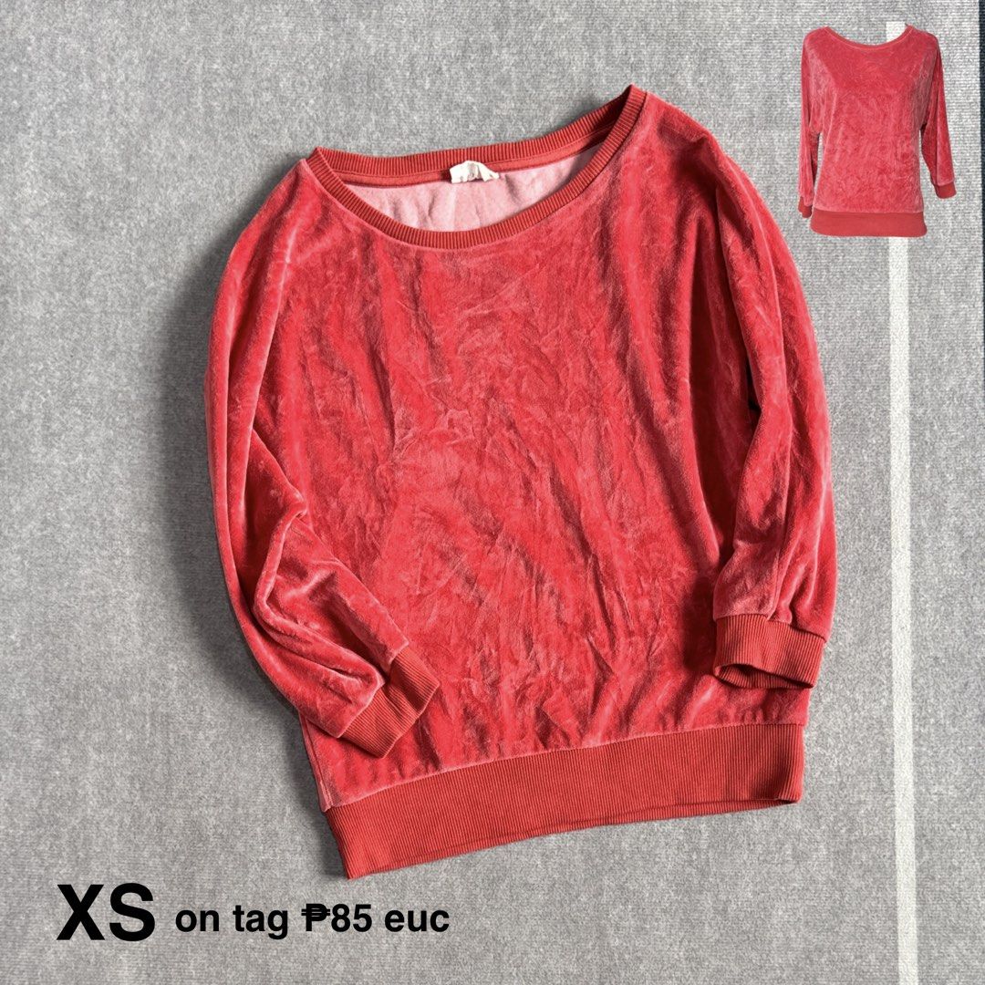 soft velvet crewneck pullover (Category: Coats, Jackets and Outerwear) located in Baguio. Submitted by mapa_laku (Listing ID 1470741749, Image 1). Description: .