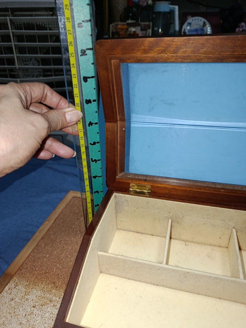 Solid wood jewelry box with compartment (Category: Accessory Holder, Box & Organizers) located in Quezon City. Submitted by kristal68 (Listing ID 1470735266, Image 3). Description: .