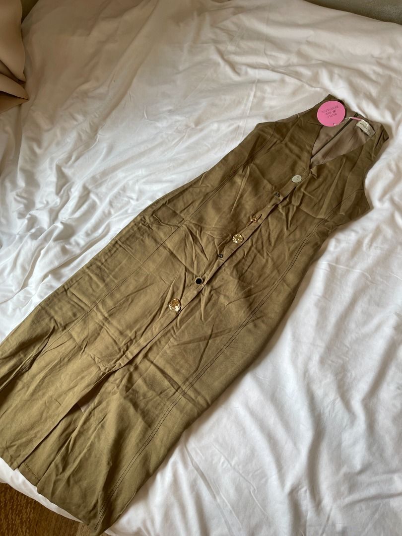 Something Elf Button-Down Maxi Dress (Category: Dresses) located in Quezon City. Submitted by everythingmustgo__ (Listing ID 1470667343, Image 3). Description: Something Elf Button-Down Maxi Dress (from BKK 🇹🇭) - brand new with tags - size: small ‼️ firm with price. low ballers will not be entertained ‼️.