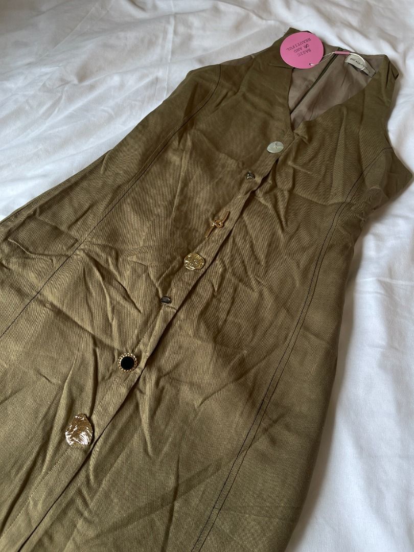 Something Elf Button-Down Maxi Dress (Category: Dresses) located in Quezon City. Submitted by everythingmustgo__ (Listing ID 1470667343, Image 2). Description: Something Elf Button-Down Maxi Dress (from BKK 🇹🇭) - brand new with tags - size: small ‼️ firm with price. low ballers will not be entertained ‼️.