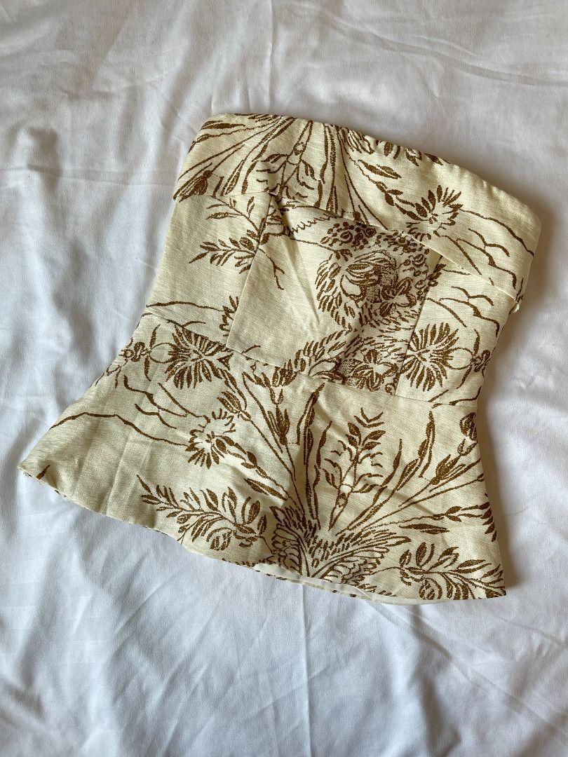 Something Elf Embroidered Peplum Top (Category: Sleeveless) located in Quezon City. Submitted by everythingmustgo__ (Listing ID 1470671920, Image 1). Description: Something Elf Embroidered Peplum Top (from BKK 🇹🇭) - brand new with tags - size: small - best fits: extra small to semi medium frames (my actual size is xs-s, when worn for reference only) ‼️ firm with price. low ballers will not be entertained ‼️.