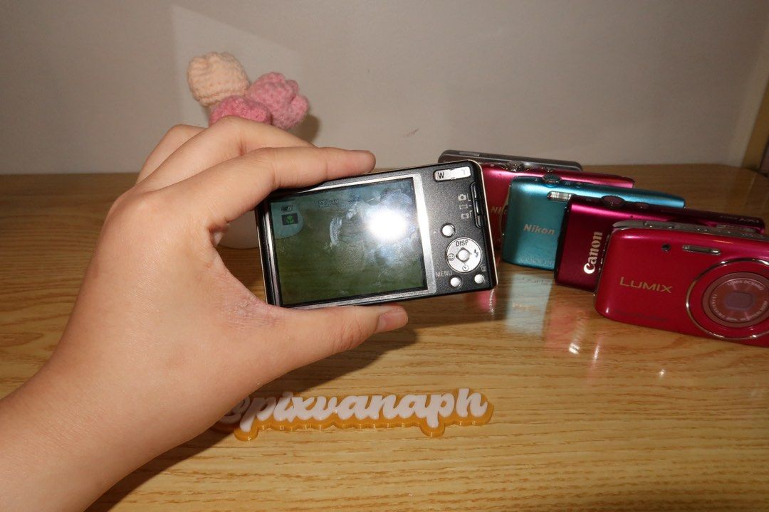 Sony Cybershot DSC-W350 (Category: Cameras) located in Quezon City. Submitted by pixvanaph (Listing ID 1470655101, Image 3). Description: (🦩) Sony Cybershot DSC-W350 [gold] price: ₱5,499 — 𝐀𝐕𝐀𝐈𝐋𝐀𝐁𝐋𝐄 𑣲 no functional issues, all working! 𑣲 14.1 megapixels, ccd sensor 𑣲 4x optical zoom 𑣲 9/10 body cosmetics 𑣲 release date: january 2010 (🐰) Inclusions: • unit itself • wet & dry wipes • microfiber cloth • pouch • battery • universal ch
