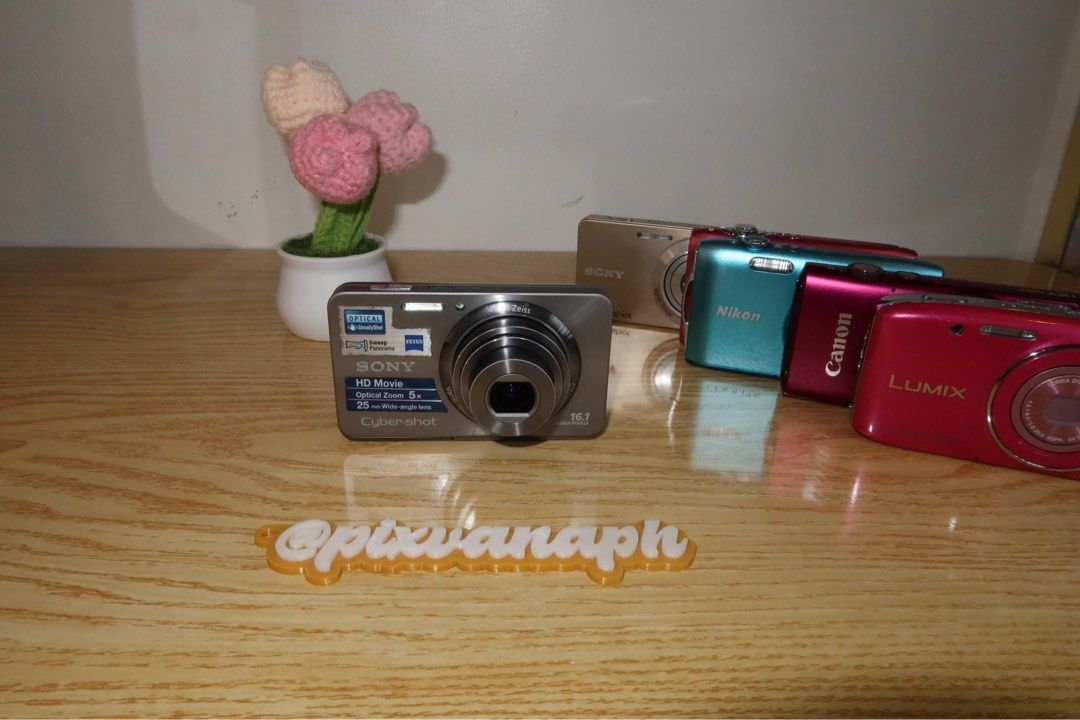 Sony Cybershot DSC-W580 (Category: Cameras) located in Quezon City. Submitted by pixvanaph (Listing ID 1470654561, Image 1). Description: (🦩) Sony Cybershot DSC-W580 [gray] price: ₱5,999 — 𝐀𝐕𝐀𝐈𝐋𝐀𝐁𝐋𝐄 𑣲 no functional issues, all working! 𑣲 16.1 megapixels, ccd sensor 𑣲 5x optical zoom 𑣲 9/10 body cosmetics 𑣲 release date: february 2011 (🐰) Inclusions: • unit itself • wet & dry wipes • microfiber cloth • pouch Just a friendly reminde
