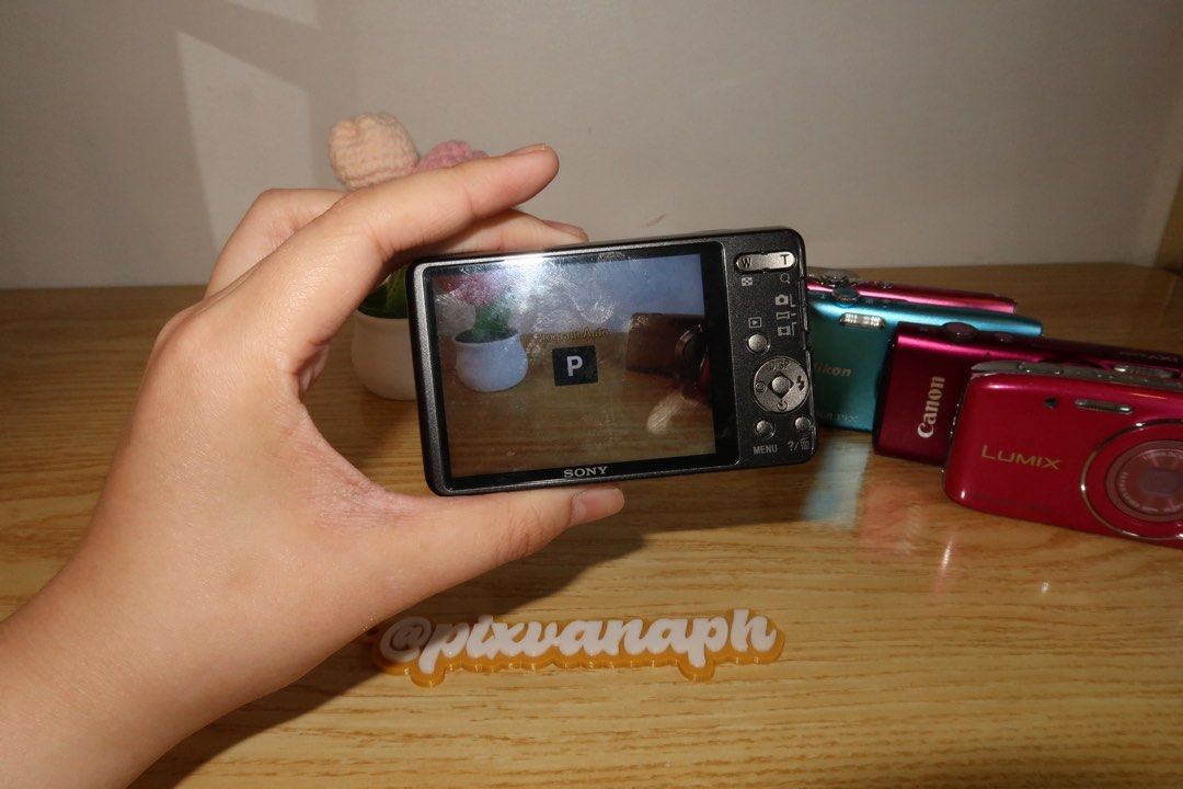 Sony Cybershot DSC-W580 (Category: Cameras) located in Quezon City. Submitted by pixvanaph (Listing ID 1470654561, Image 3). Description: (🦩) Sony Cybershot DSC-W580 [gray] price: ₱5,999 — 𝐀𝐕𝐀𝐈𝐋𝐀𝐁𝐋𝐄 𑣲 no functional issues, all working! 𑣲 16.1 megapixels, ccd sensor 𑣲 5x optical zoom 𑣲 9/10 body cosmetics 𑣲 release date: february 2011 (🐰) Inclusions: • unit itself • wet & dry wipes • microfiber cloth • pouch Just a friendly reminde