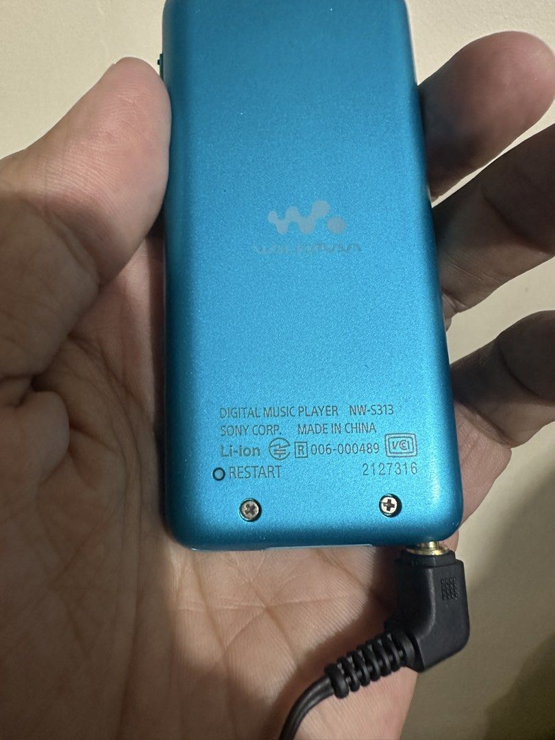 Sony Mp3 Player 4gb (Category: Portable Audio Accessories) located in Rodriguez. Submitted by pwestoonlinestore (Listing ID 1470668370, Image 3). Description: Tested working Very good battery life Cable - replacement only (not orig).