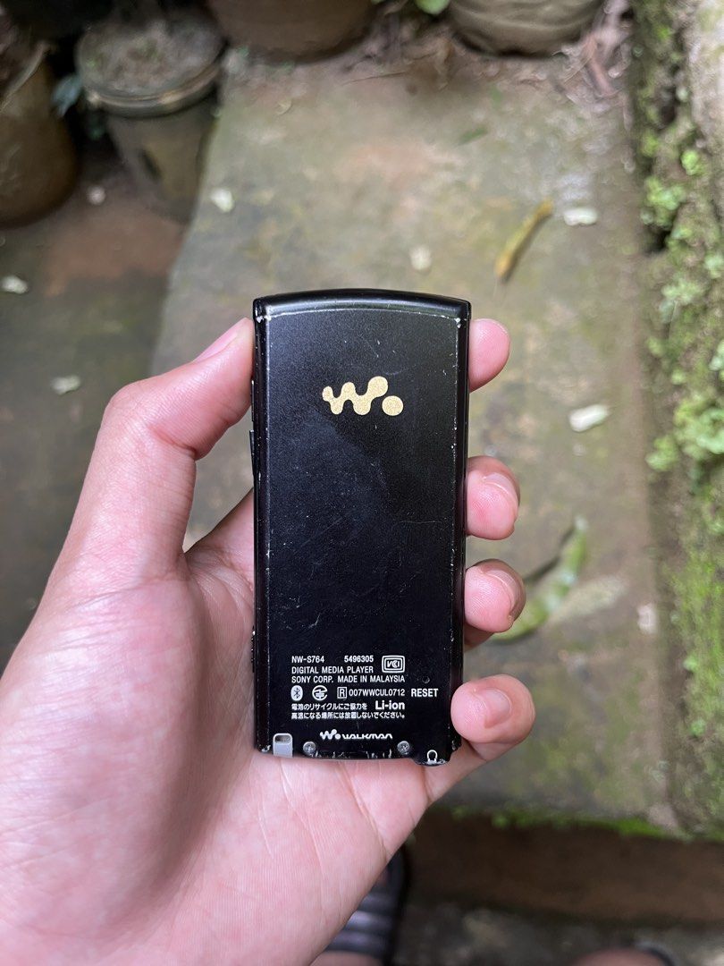 Sony Walkman NW-S764 (Category: Portable Music Players) located in Marikina City. Submitted by xinsoo (Listing ID 1470637017, Image 2). Description: SONY WALKMAN NW-S764 8gb newly replaced battery unit only used but not abused .
