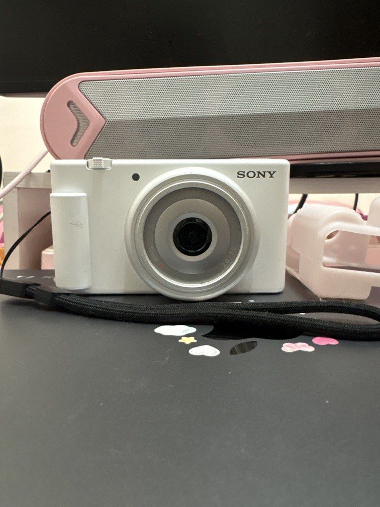 Sony ZV-1F Vlogging Camera (Category: Cameras) located in Imus. Submitted by mooonke (Listing ID 1470716657, Image 1). Description: works good :) comes with a free case rfs: not using anymore lalamove ONLY! .