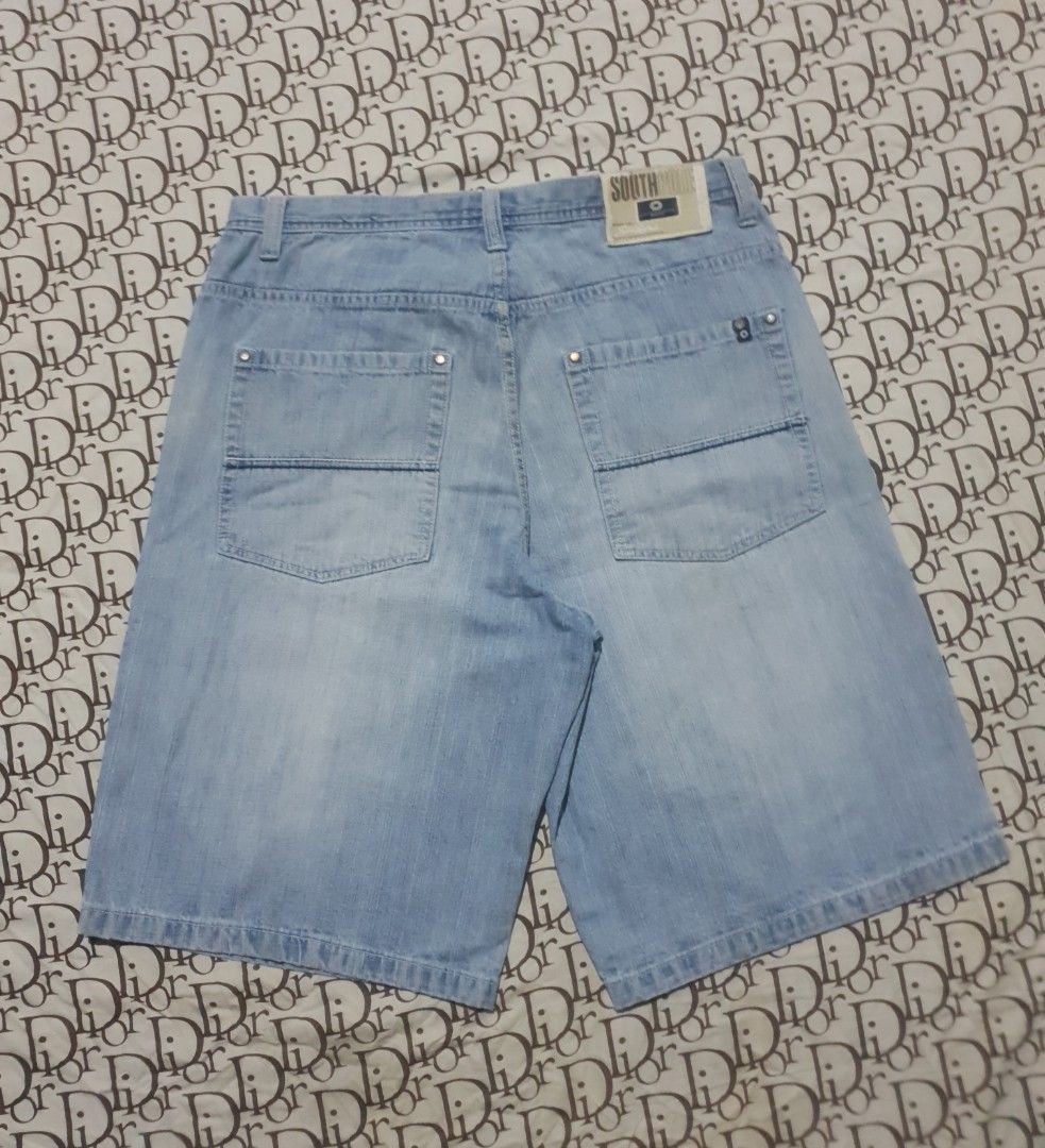 Southpole Jorts shorts (Category: Shorts) located in San Fernando. Submitted by retro.district. (Listing ID 1470721028, Image 1). Description: - Southpole Jorts - Size: Waistline: 36 Length: 25 thighs: 15 Leg opening: 13 - Condition: Excellent - No issue - Color Rate: 9.5/10.