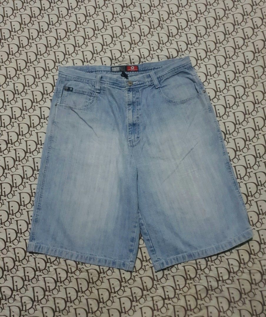 Southpole Jorts shorts (Category: Shorts) located in San Fernando. Submitted by retro.district. (Listing ID 1470721028, Image 2). Description: - Southpole Jorts - Size: Waistline: 36 Length: 25 thighs: 15 Leg opening: 13 - Condition: Excellent - No issue - Color Rate: 9.5/10.