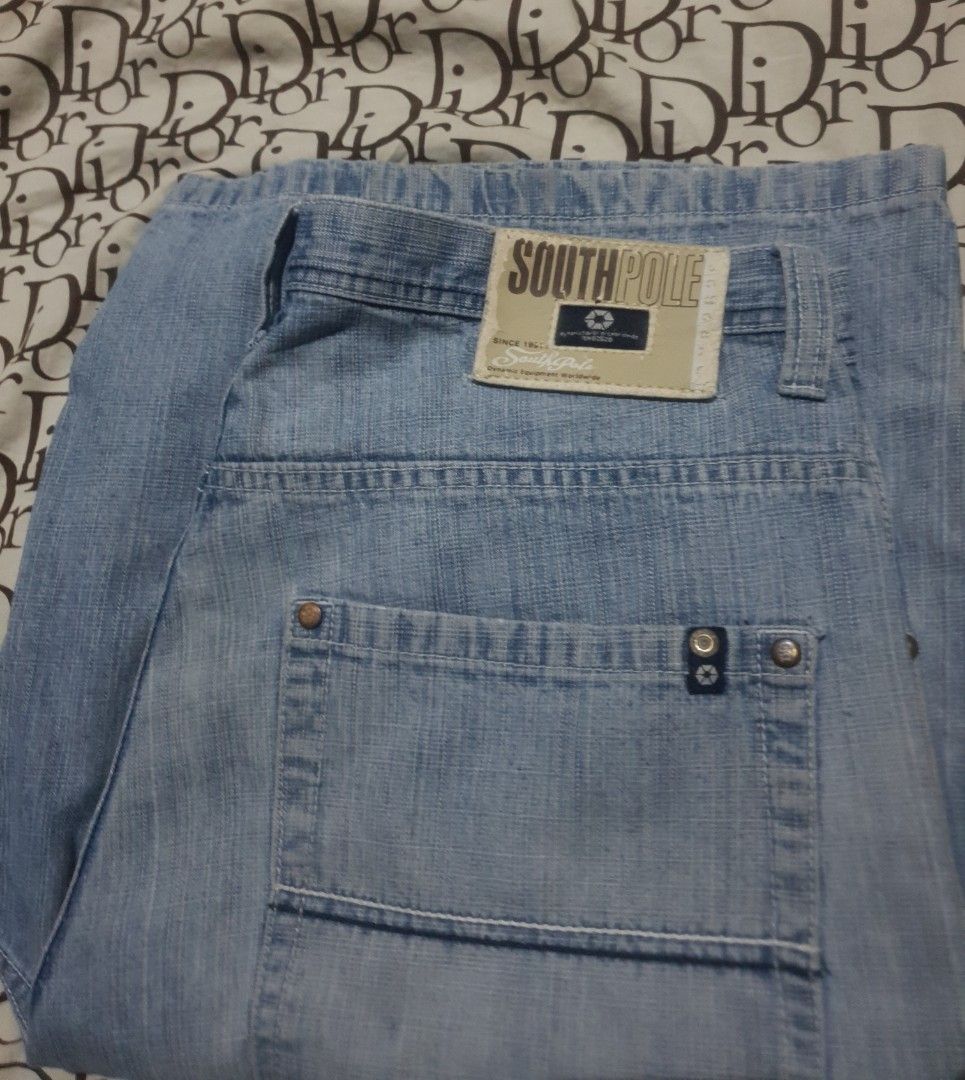 Southpole Jorts shorts (Category: Shorts) located in San Fernando. Submitted by retro.district. (Listing ID 1470721028, Image 3). Description: - Southpole Jorts - Size: Waistline: 36 Length: 25 thighs: 15 Leg opening: 13 - Condition: Excellent - No issue - Color Rate: 9.5/10.