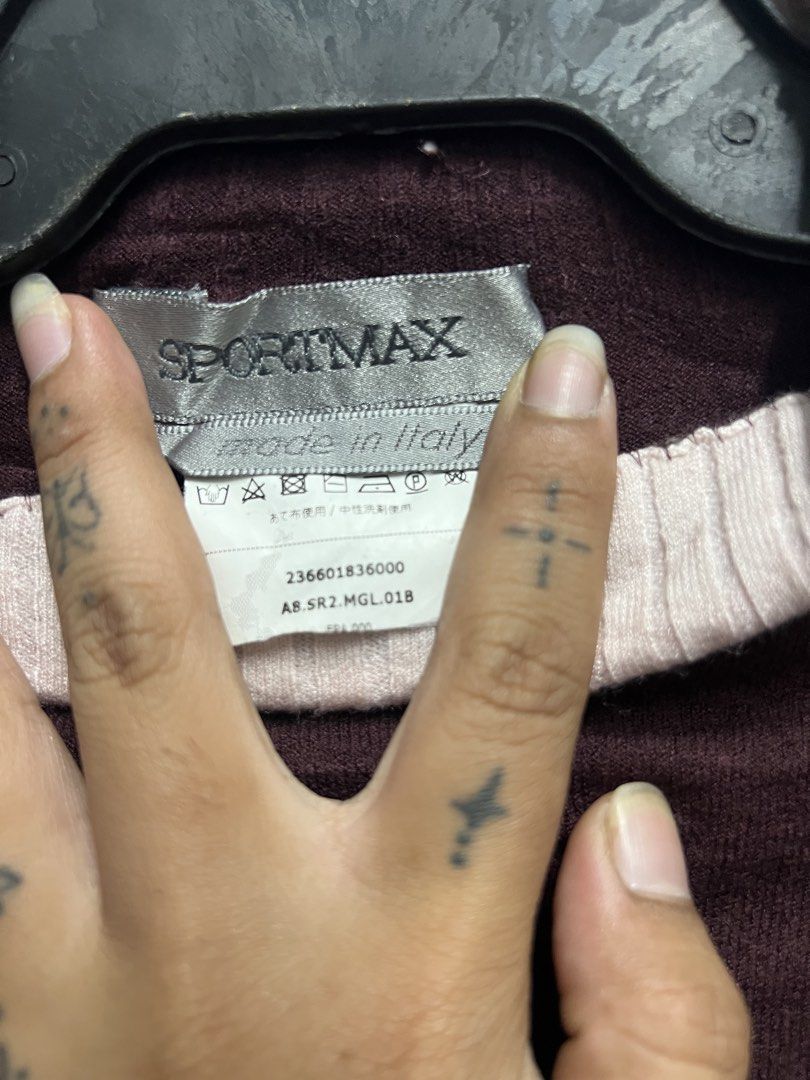 SPORTMAX (Category: Longsleeves) located in Dasmarinas. Submitted by jessputrages (Listing ID 1470720962, Image 3). Description: For sale Sportmax Excellent condition No issue 700 plus shipping fee Pm for more details.