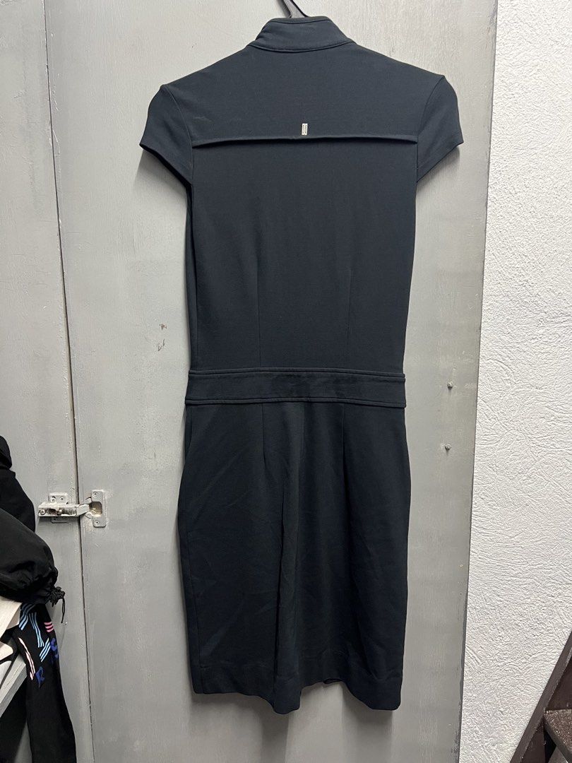 SPORTMAX CODE (Category: Dresses) located in Dasmarinas. Submitted by jessputrages (Listing ID 1470722470, Image 2). Description: For sale Sportmax code Excellent condition No issue 800 plus shipping fee Pm for more details.