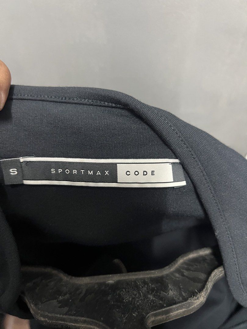 SPORTMAX CODE (Category: Dresses) located in Dasmarinas. Submitted by jessputrages (Listing ID 1470722470, Image 3). Description: For sale Sportmax code Excellent condition No issue 800 plus shipping fee Pm for more details.