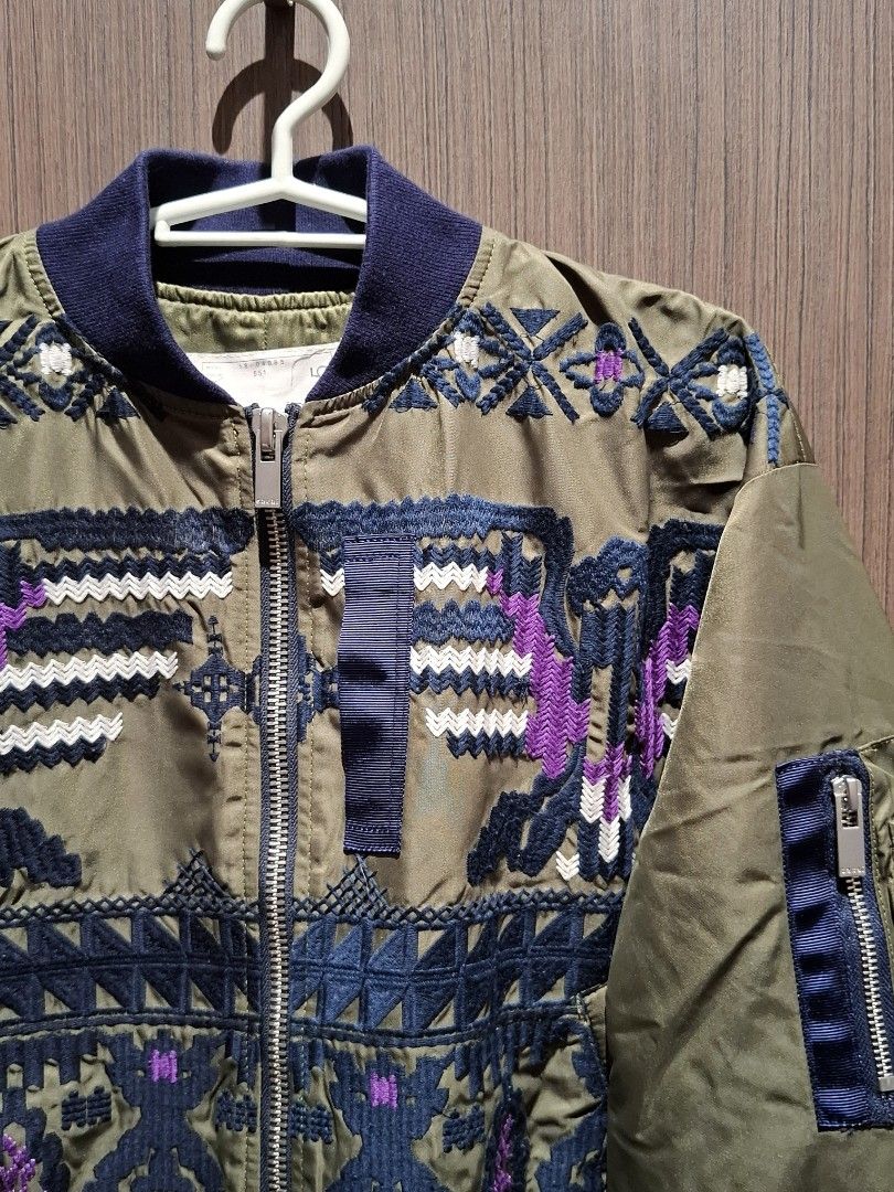 SS18 Sacai MA-1 Bomber Jacket by Chitose Abe (Guaranteed Authentic) (Category: Coats, Jackets and Outerwear) located in Pasig City. Submitted by coveted.mnl (Listing ID 1470687722, Image 2). Description: Guaranteed Authentic📌 Best fit to: Large Width : 22 Length : 23 (MEASURED BY INCHES) Honest issue : Cut washtag only, but size tag and main tag are still intact. 9.5/10 overall condition No issues or flaws in fabric Retailed for $740 (P46,620) •