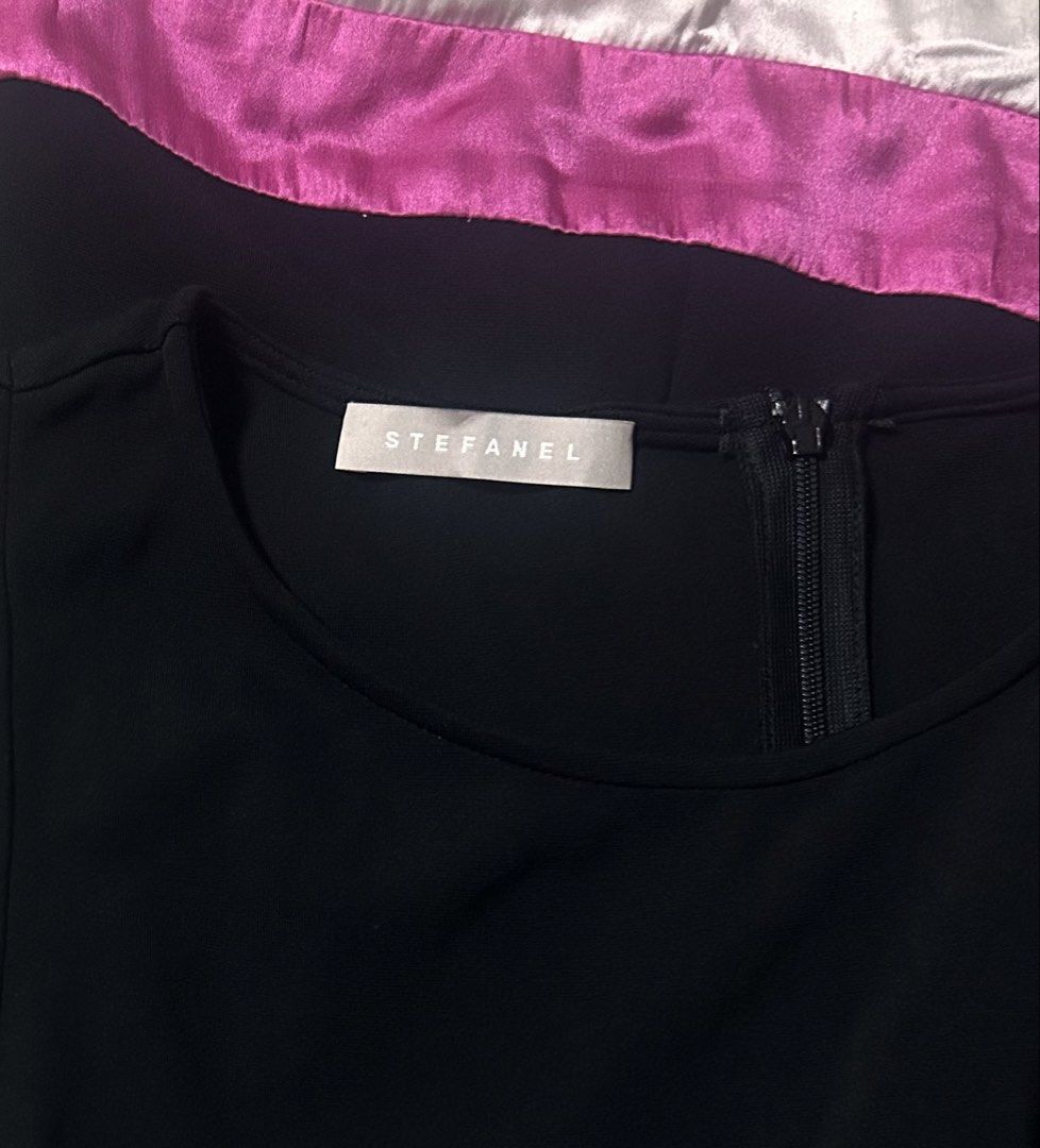 STEFANEL (Category: Dresses) located in Davao. Submitted by sart0ria85 (Listing ID 1470635277, Image 3). Description: Sleeveless colorblock dress (Black top, white skirt, vibrant pink stripe) Round neckline, secure back zipper closure. 100% SILK MADE IN CHINA 🇨🇳 LARGE. Size 8 EXCELLENT CONDITION (92/100).
