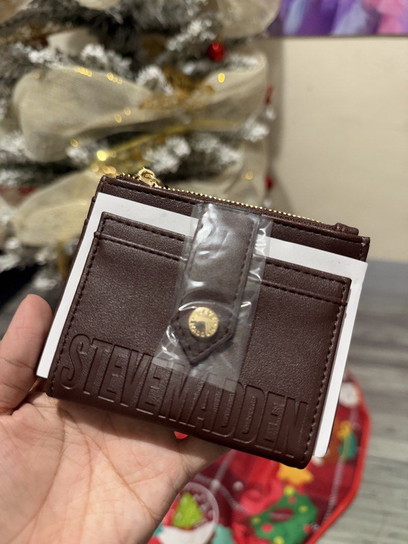 Steve Madden Card Wallet - Choco (Category: Wallets & Card holders) located in Valenzuela. Submitted by hjuaneza22 (Listing ID 1470719593, Image 1). Description: .
