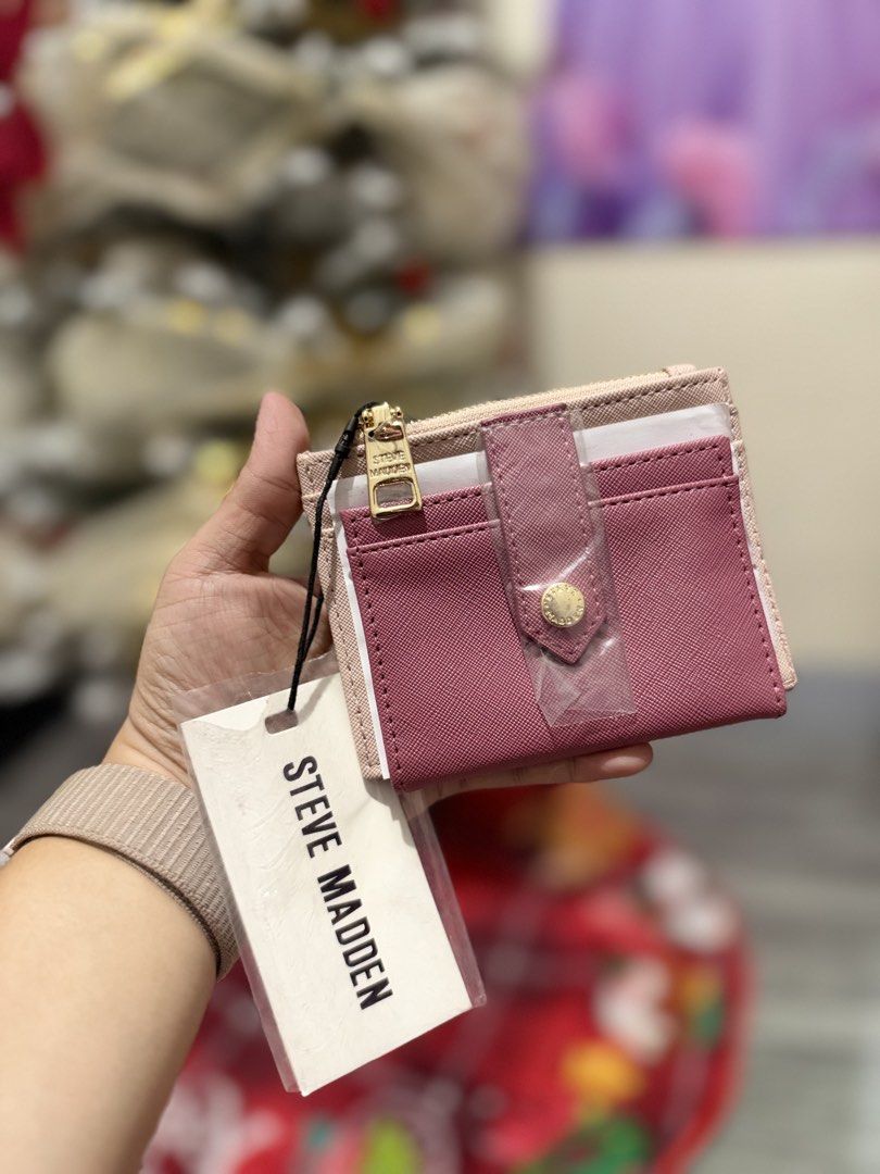 Steve Madden Card Wallet - Pink (Category: Wallets & Card holders) located in Valenzuela. Submitted by hjuaneza22 (Listing ID 1470719687, Image 1). Description: .