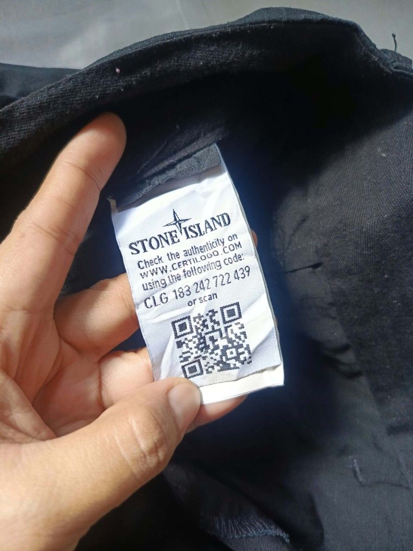 STONE ISLAND NYLON BLACK PANTS (Category: Jeans) located in Cebu City. Submitted by thrift_threads101 (Listing ID 1470662785, Image 3). Description: 𝗦𝗧𝗢𝗡𝗘 𝗜𝗦𝗟𝗔𝗡𝗗 𝗡𝗬𝗟𝗢𝗡 𝗕𝗟𝗔𝗖𝗞 𝗣𝗔𝗡𝗧𝗦 (Off / Legit) 𝘋𝘪𝘮𝘦𝘴 : 𝘚𝘪𝘻𝘦 : 35 (34 on tag) 𝘓𝘦𝘯𝘨𝘵𝘩 : 39.5” 𝘛𝘩𝘪𝘨𝘩 : 10.5” 𝘓𝘦𝘨 𝘖𝘱𝘦𝘯𝘪𝘯𝘨 : 7” 𝘊𝘰𝘯𝘥𝘪𝘵𝘪𝘰𝘯 : Excellent ✨ 📍 𝘓𝘰𝘤𝘢𝘵𝘪𝘰𝘯 : Balamban, Cebu 📦 𝘚𝘩𝘪𝘱𝘱𝘪𝘯𝘨 : Available via J&T 📩 𝘗𝘔.