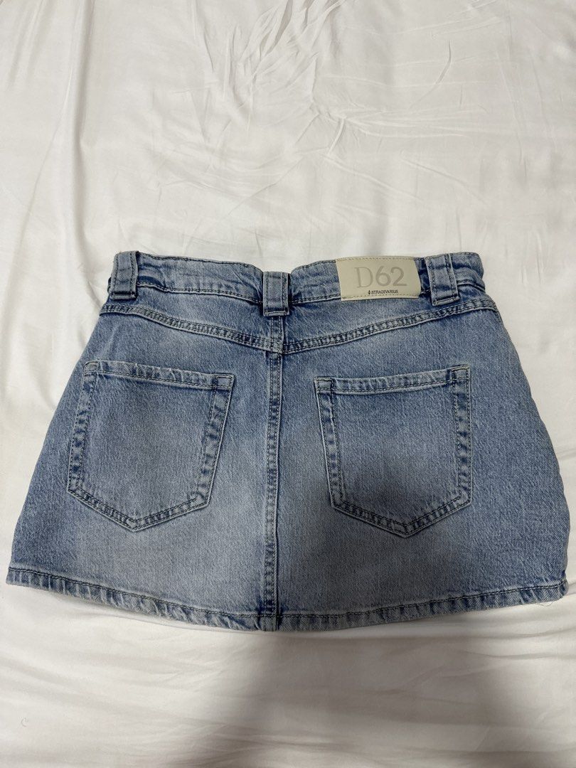 Stradivarius Denim Skort Size 34 (Category: Skirts) located in Taguig. Submitted by aandco. (Listing ID 1470679097, Image 2). Description: - worn once - size 34 - last price, selling for lower already - BGC area - Helping tags: Brandy Melville, princess poly, garage, subdued - If you buy more than 1 I give discounts .