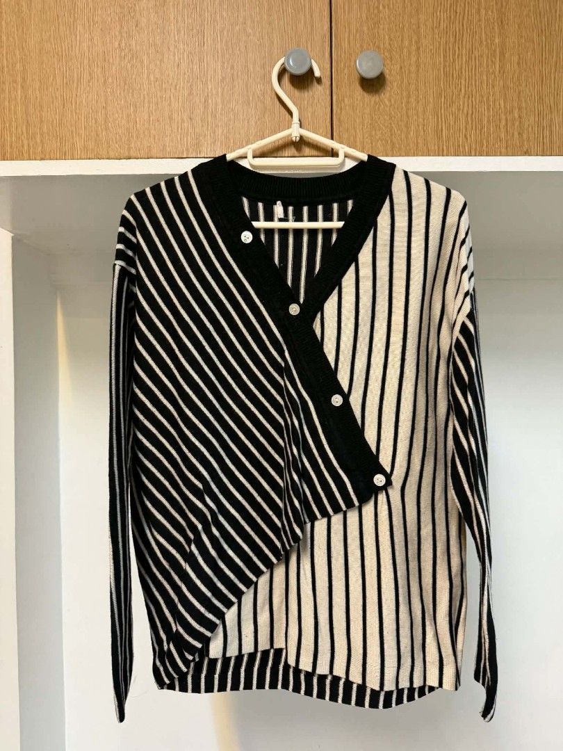 Striped Blouse (Category: Others Tops) located in Manila. Submitted by atozstuff (Listing ID 1470740614, Image 1). Description: .