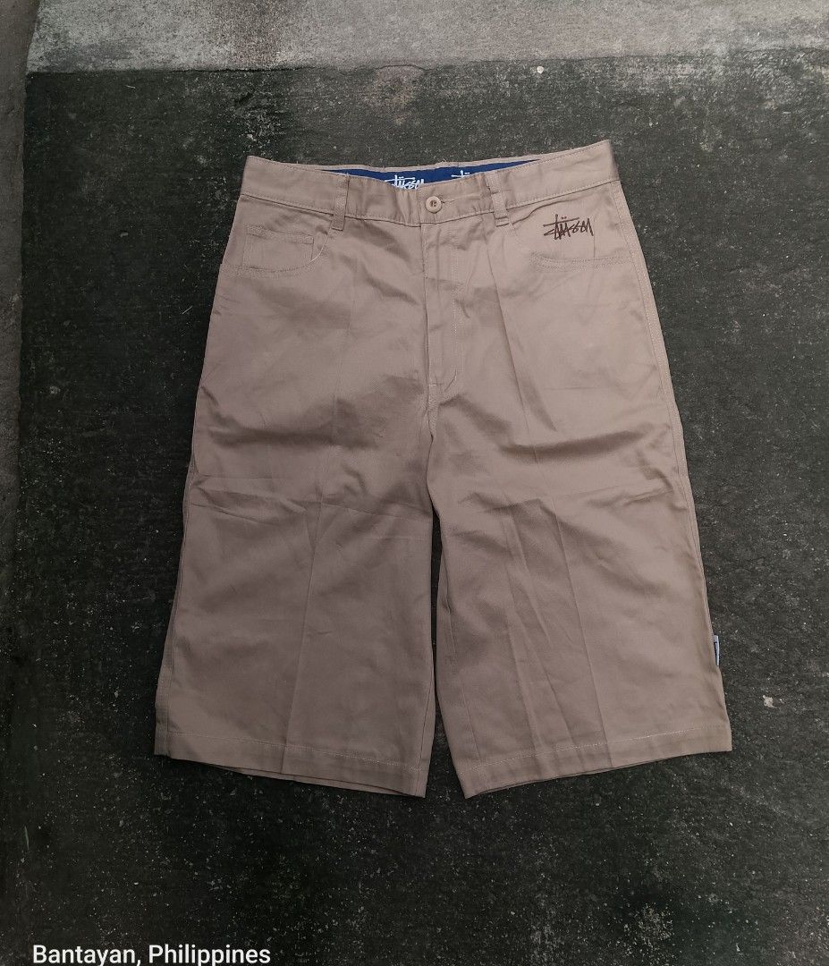 Stussy long short (Category: Chinos) located in Bantayan. Submitted by rare.palautog (Listing ID 1470598276, Image 1). Description: Stussy long short W 30 L 26 No flaws DM sa interested 📩 Cebu location 📌.