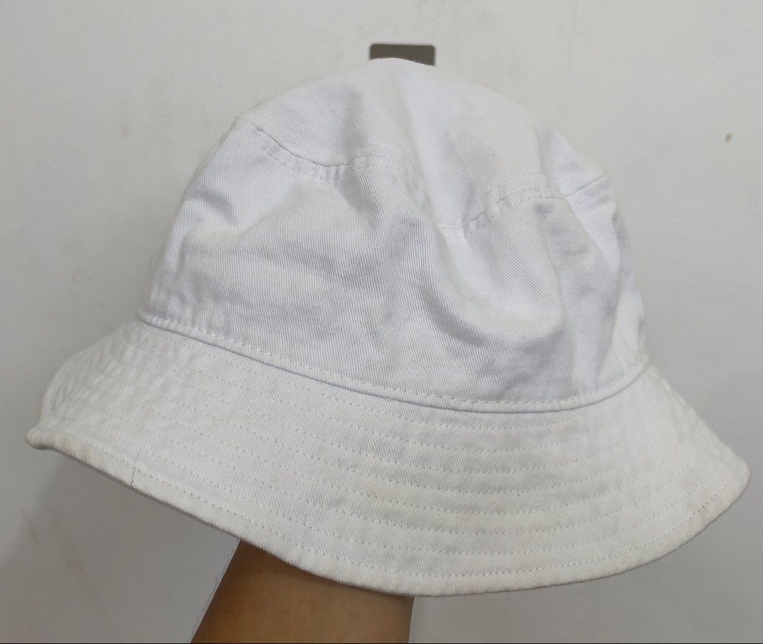 Stussy White Bucket Hat (Unisex) (Category: Caps & Hats) located in Las Pinas. Submitted by qcleopatrastrove (Listing ID 1470596281, Image 2). Description: *With stains due to usage *With worn photo if requested Please manage your expectations. Thank you.🤎.