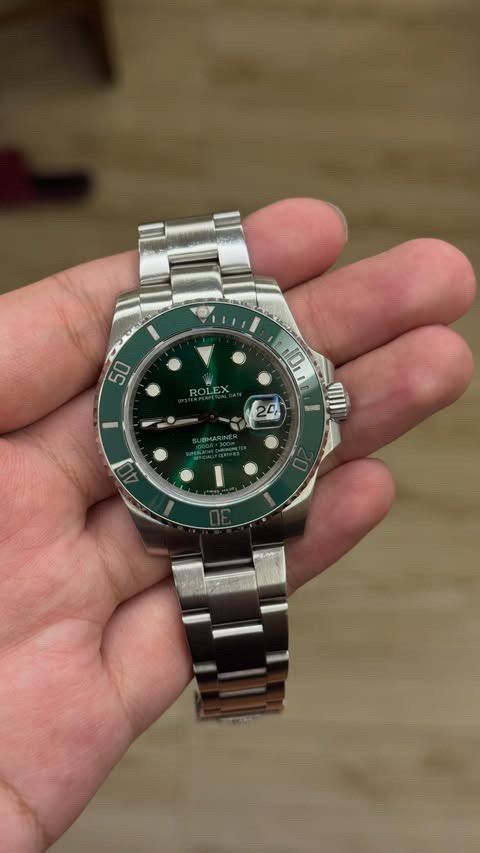 Submariner Green Hulk (Category: Men's Watches) located in Quezon City. Submitted by meruji (Listing ID 1470659916, Image 1). Description: - Model: R0lex submariner Hulk (v3f) - Condition: Good working condition, scratches due to everyday use - Issue: No quickset This is a replica.