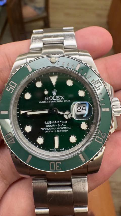 Submariner Green Hulk (Category: Men's Watches) located in Quezon City. Submitted by meruji (Listing ID 1470659916, Image 3). Description: - Model: R0lex submariner Hulk (v3f) - Condition: Good working condition, scratches due to everyday use - Issue: No quickset This is a replica.