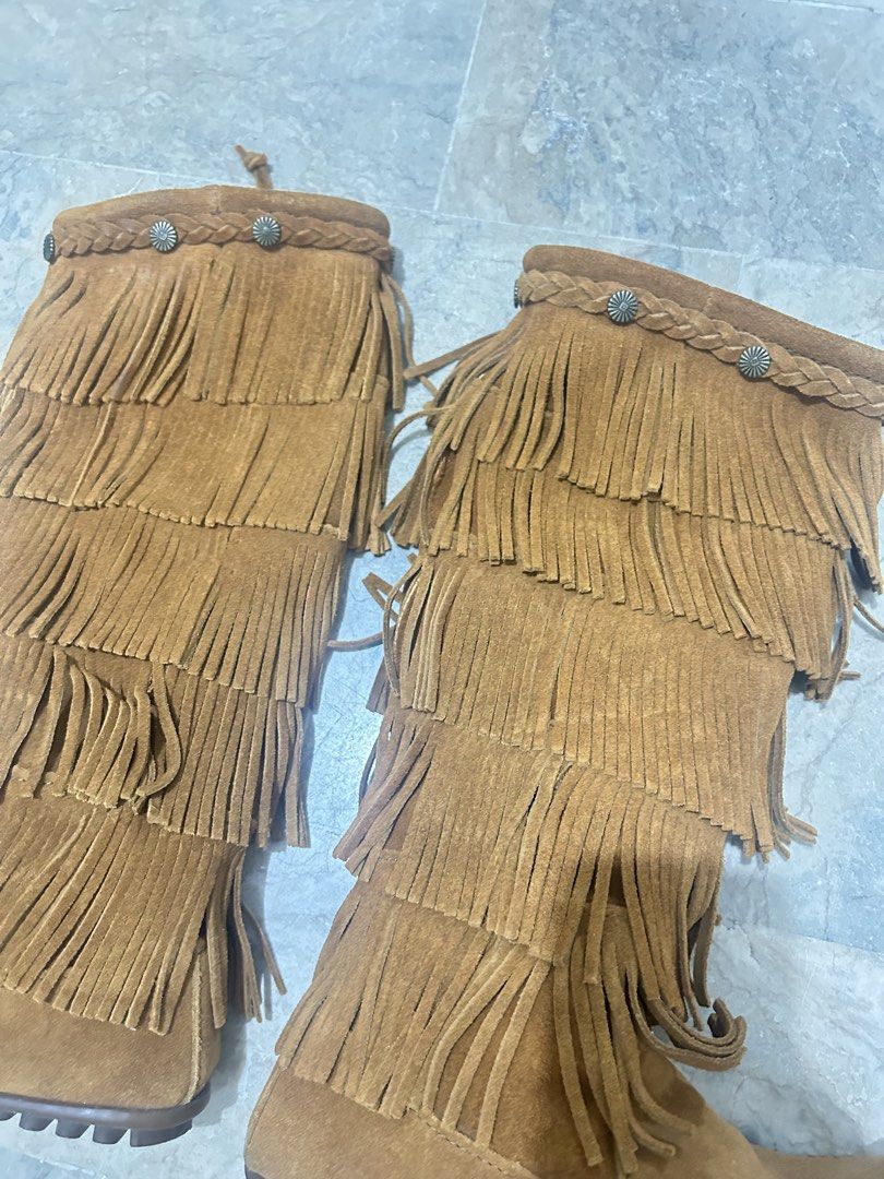 Suede 5-Layer Fringe Boots (Category: Boots) located in Manila. Submitted by timo_clutters18 (Listing ID 1470627894, Image 3). Description: Women’s Suede 5-Layer Fringe Boots *bought from USA Size: 6 Condition: 9/10 MOP: G-Cash/COD Location: Quezon City.