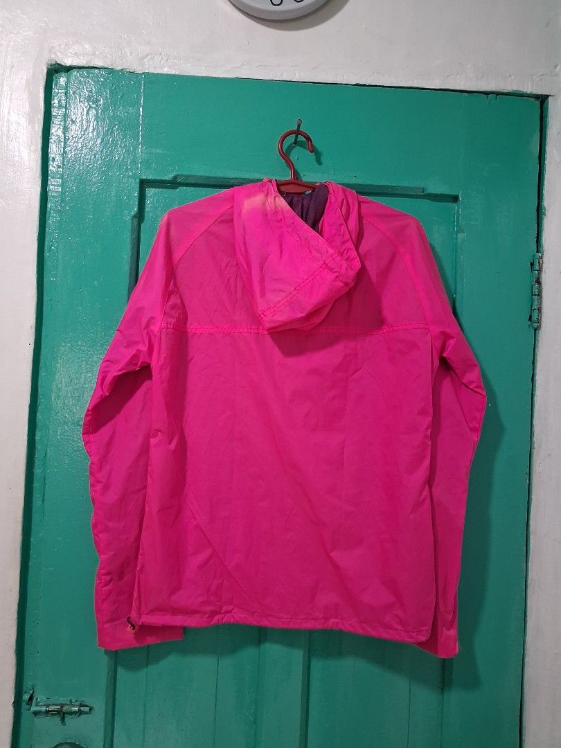 Superdry hoodie jacket (Category: Announcements) located in Manila. Submitted by carlitoboh66625 (Listing ID 1470574720, Image 2). Description: superdry excellent condition all details declare 20x26 price 699.