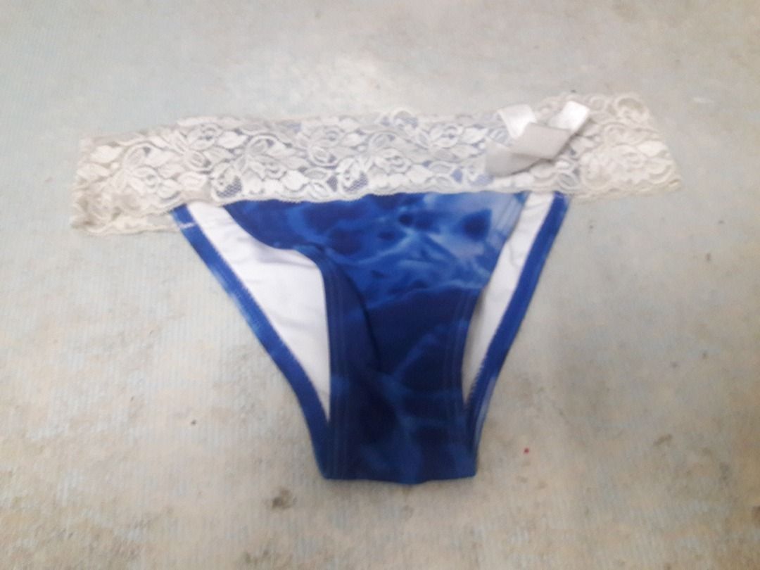 Swim Bikini US BNEWTAG (Category: Bikinis & Swimsuits) located in Los Banos. Submitted by mania-62906 (Listing ID 1470575035, Image 1). Description: BNEWTAG. US Medium blue.