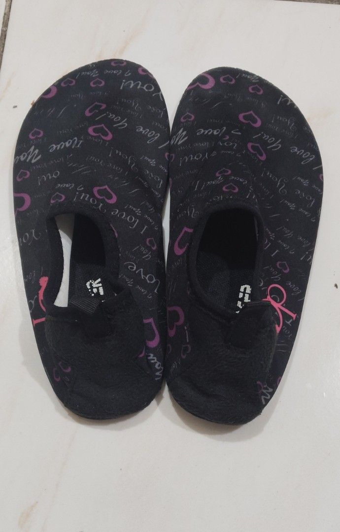 Swimming Aqua Shoes (Category: Slippers and slides) located in Rizal. Submitted by reese511 (Listing ID 1470558775, Image 1). Description: My personal preloved swimming shoes. Size 6 Declutter.
