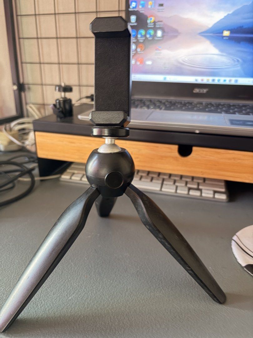 table tripod (Category: Tripods & Monopods) located in Cainta. Submitted by 3m.online.store (Listing ID 1470562497, Image 1). Description: For sale table tripod .