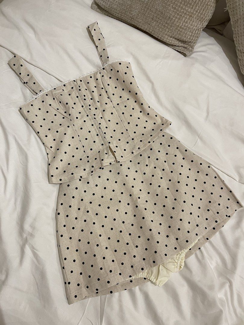 T’achi Polka Linen Coords (Category: Sets or Coordinates) located in Quezon City. Submitted by everythingmustgo__ (Listing ID 1470659797, Image 1). Description: T’achi Polka Linen Coords (from Vietnam 🇻🇳) - brand new with tags - size: medium - best fits: medium to semi large (my actual size is xs-s, when worn for reference only) - with built-in shorts - super duper nice!! ‼️ firm with price. low ballers will not be entertained ‼️.