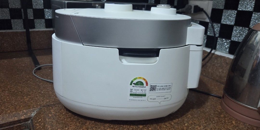 Talking Cuckoo Rice Cooker (Category: Cookers) located in Paranaque City. Submitted by raeezzza (Listing ID 1470607626, Image 2). Description: Cuckoo Friend Twin Pressure 6cups.