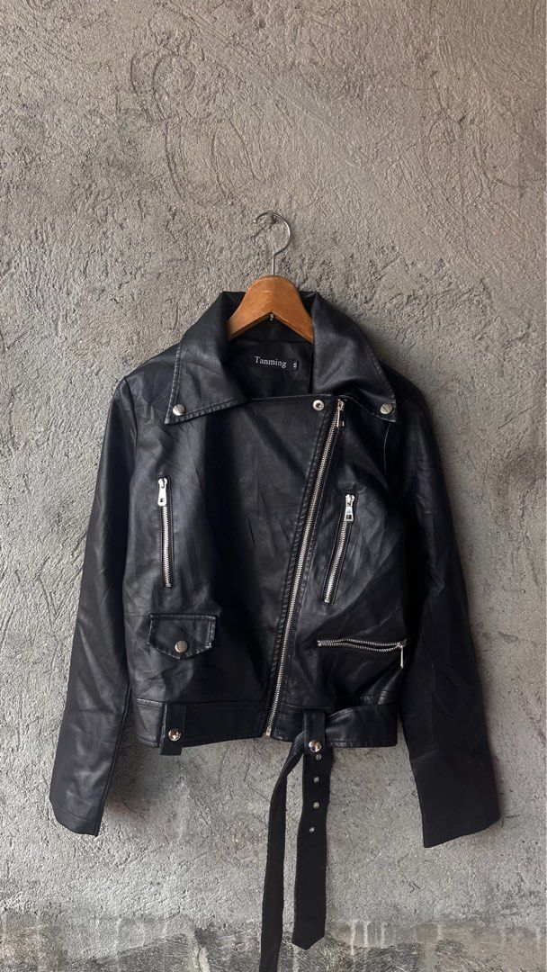 Tanming Black Faux Leather Biker Jacket (Category: Coats, Jackets and Outerwear) located in Cabuyao City. Submitted by kisyana (Listing ID 1470678069, Image 1). Description: .