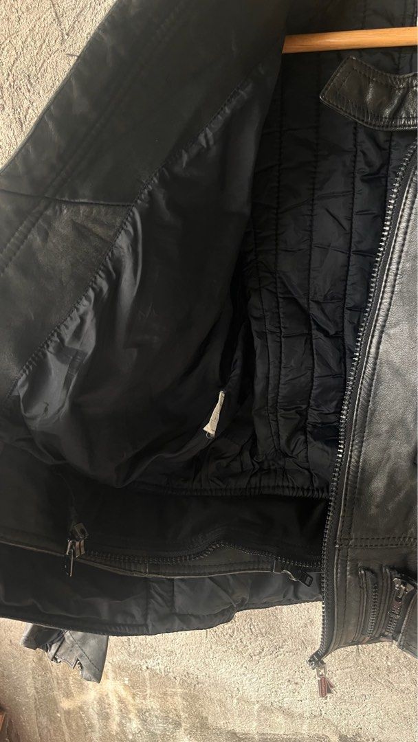 Tanming Black Faux Leather Biker Jacket (Category: Coats, Jackets and Outerwear) located in Cabuyao City. Submitted by kisyana (Listing ID 1470678069, Image 3). Description: .